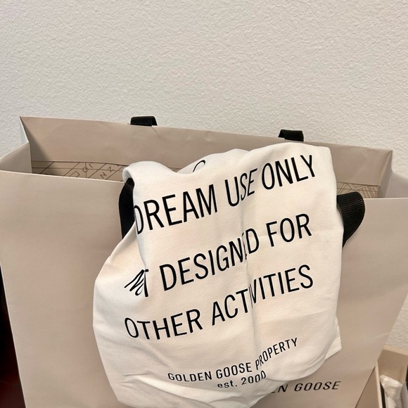 Limited Edition Golden Goose Sneaker’s - Picture 4 of 10